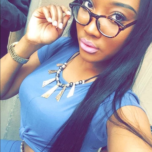 Meet your Posher, Deja - Picture 1 of 6